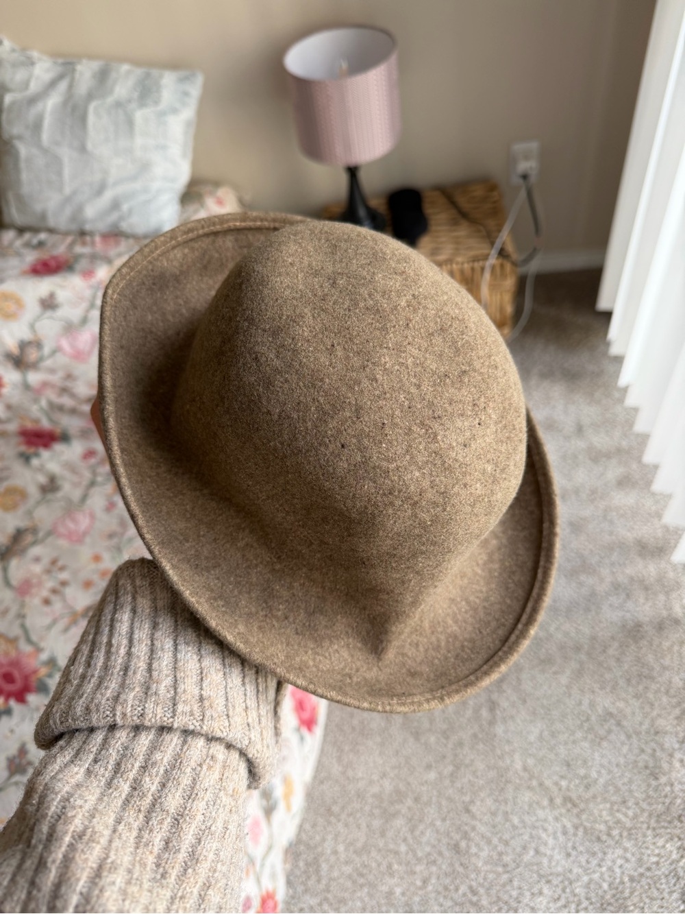 Classic Felt Bucket Hat in Camel